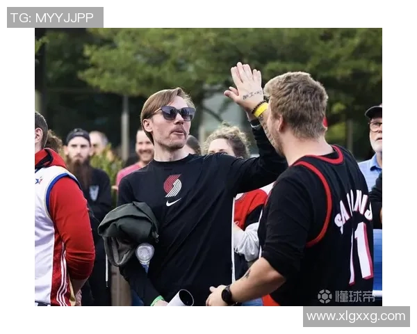 开拓者队核心状态火热，助球队追赶前行