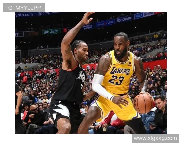 快船队主场再战湖人队，洛杉矶德比火爆展开